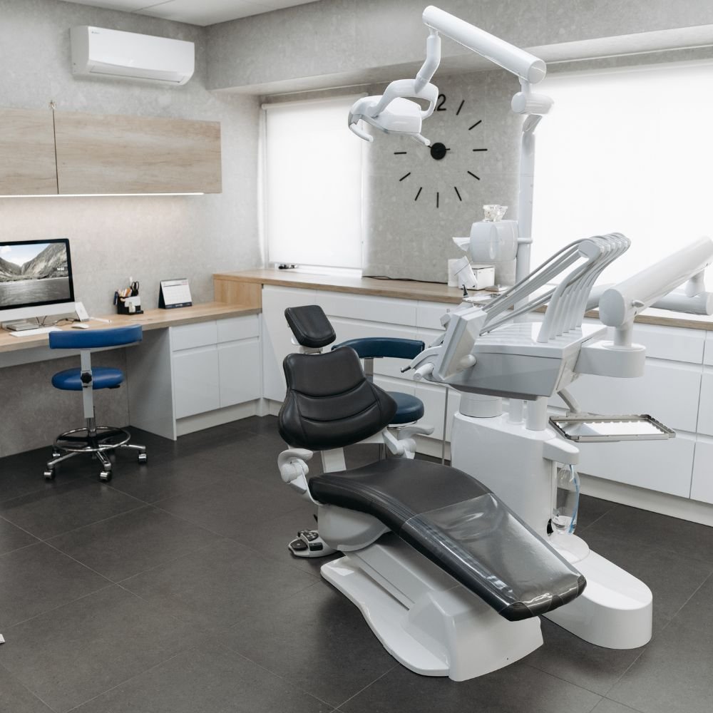 5S Clean Up trusted clinic cleaning team at work in Minneapolis